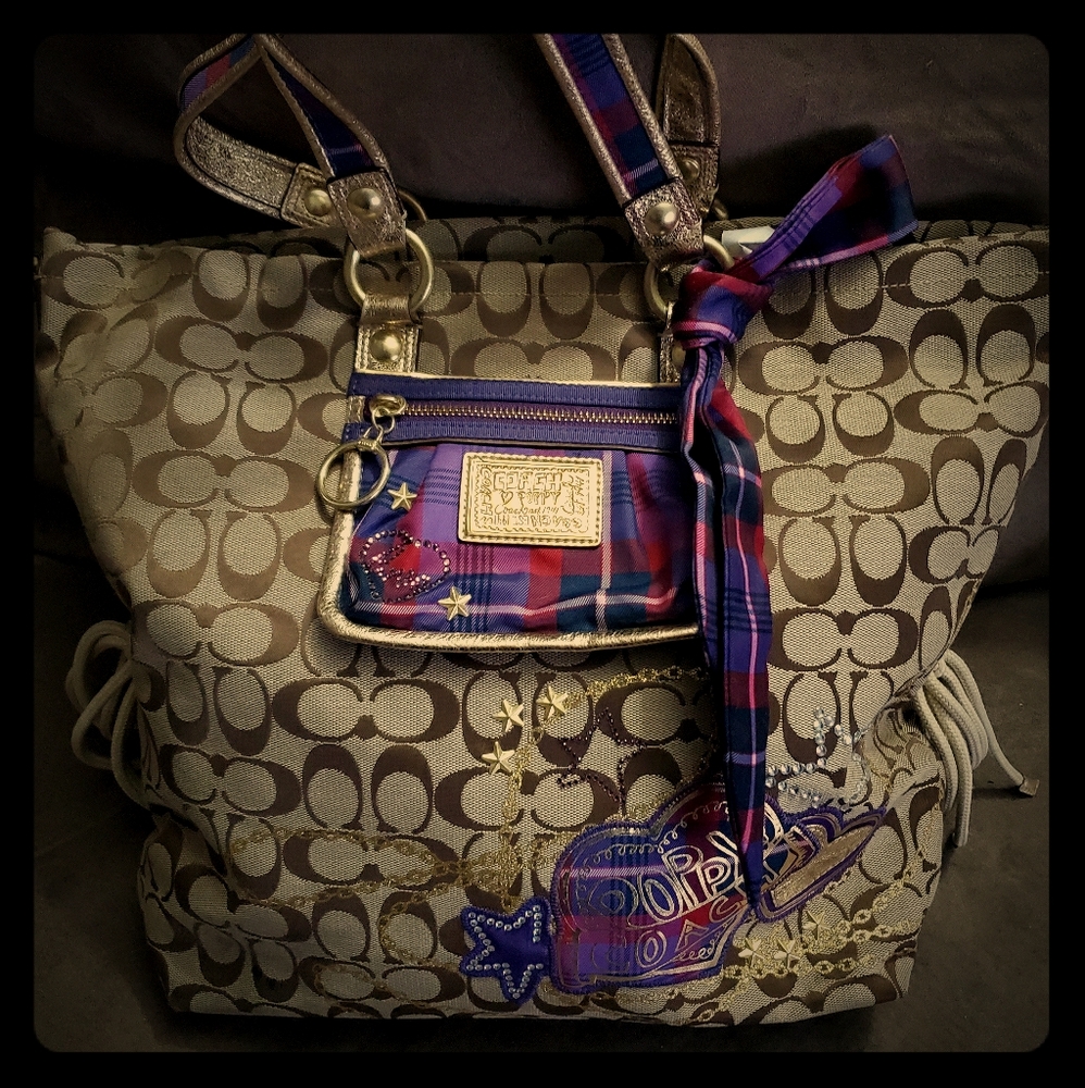 Rare large Coach Poppy purse